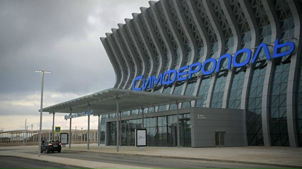 Телефонные террористы остановили аэропорт Симферополя: задержано 5 рейсов