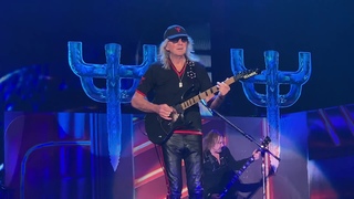 Judas Priest - Glenn Tipton’s special appearance at the 2nd Tokyo show