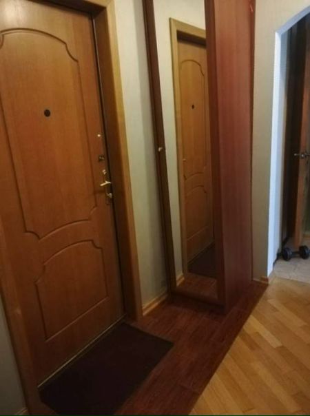 Сдаётся отдельная комната в двухкомнатной квартире для адекватной(ого) девушки или парня. Только один человек(!). Не студенты. Всё необходимое для проживания. Метро Митино 5 минут шагом. <br>20000 + свет и интернет. Без залога и депозита. Заселиться можно в ближайшие дни по договорённости. Проживание без хозяев. <br>89850441049 <br> Сухаревич - фото Фото: Сдаётся отдельная комната в двухкомнатной квартире для адекватной(ого) девушки или парня. Только один человек(!). Не студенты. Всё необходимое для проживания. Метро Митино 5 минут шагом. <br>20000 + свет и интернет. Без залога и депозита. Заселиться можно в ближайшие дни по договорённости. Проживание без хозяев. <br>89850441049 <br> Сухаревич