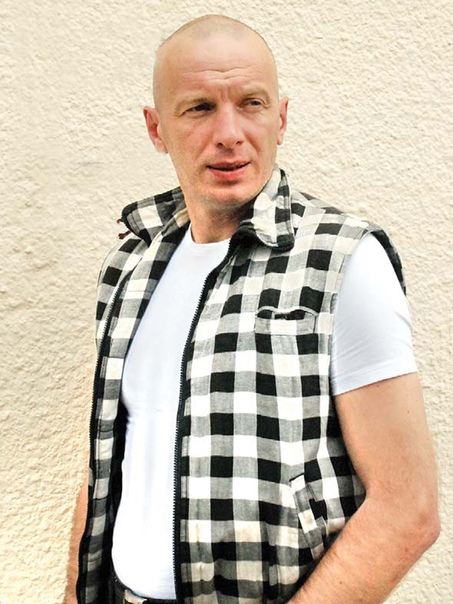 actor Игорь Сигов. Игорь Алексеевич Сигов (род. 30 декабря 1968) - белорусский актёр театра и кино. Биография. Родился и вырос в Витебской области, в городе Полоцк. Рос младшим из 3-х детей в