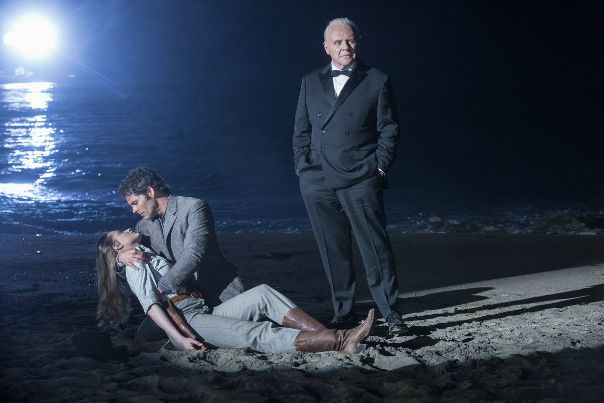 «Мир Дикого Запада» — телевизионный сериал HBO, заставляющий задуматься о жизни, реальности и этической стороне науки. Действие происходит в футуристическом мире, где искусственный интеллект (ИИ) реален, а за определенную плату люди могут жить в тематических парках среди машин. 