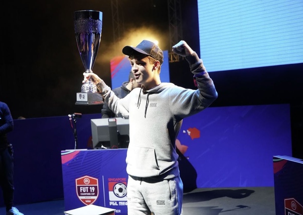 EA SPORTS FIFA