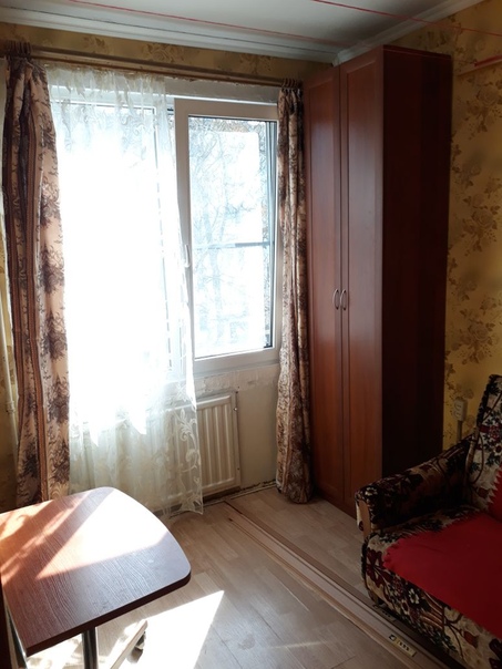 СПб сдаётся<br>комната в 4-ех комнатной кв-ре. 11 т р, к у включены. Для ОДНОГО русского человека, РФ или Белоруссия и Украина, Молдавия, без животных. <br>В комнате диван и шкаф, стол. В квартире стиралка, инет. 8 минут от метро проспект ВЕТЕРАНОВ. Рядом магазины Пятёрочка, Спар. От собственника. 89046011813 - фото Фото: СПб сдаётся<br>комната в 4-ех комнатной кв-ре. 11 т р, к у включены. Для ОДНОГО русского человека, РФ или Белоруссия и Украина, Молдавия, без животных. <br>В комнате диван и шкаф, стол. В квартире стиралка, инет. 8 минут от метро проспект ВЕТЕРАНОВ. Рядом магазины Пятёрочка, Спар. От собственника. 89046011813