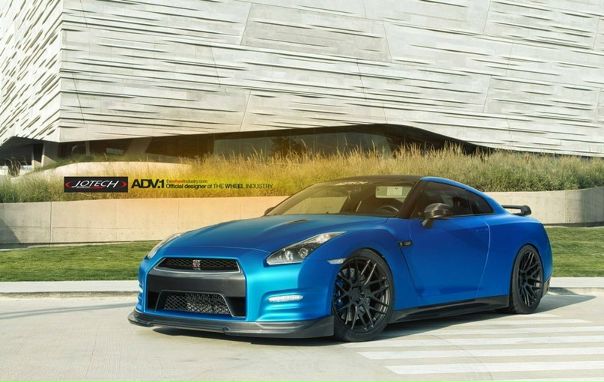Nissan GT-R 