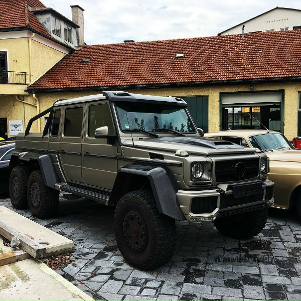 BRABUS G700 6x6
