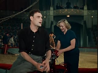 Песня «Сегодня девчонка сказала» - из кф «Укротительница тигров», 1954 год.