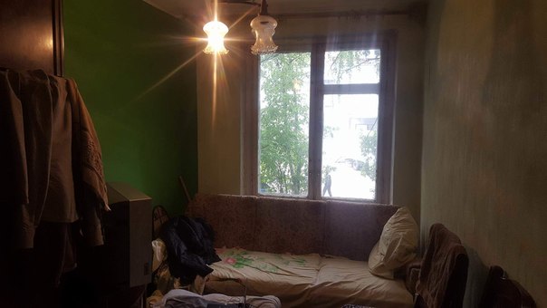 Фото: Комната в двухкомнатной квартире.<br>15 000 руб .<br><br>Метро Шелковская.<br>Ул. 15 парковая 46.<br>От метро 15 - 20 минут , пешком.<br>Живем сами , в большой комнате , а сдается маленкая комната . <br>Мы также арендуюм .<br>Сдается 