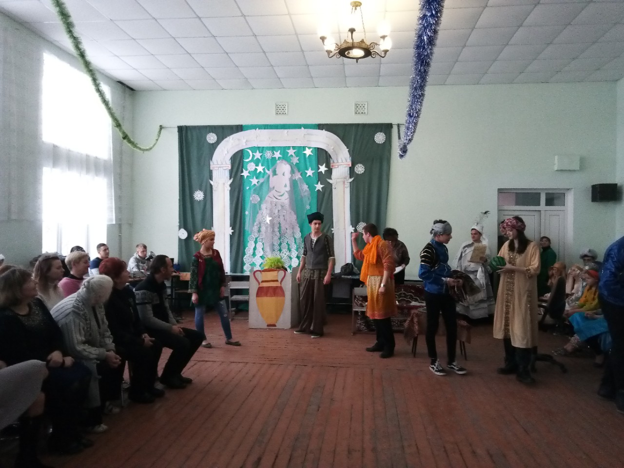 Спектакль по дальнем востоке Спектакль по дальнем востоке