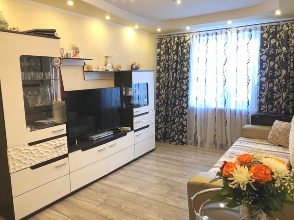 Иркутск, Партизанская улица, 65 <br>Новых жильцов ждёт уютная ухоженная тёплая, <br>светлая квартира в 5 минутах от центра. <br>В непосредственной близости остановки <br>автобусов, магазины; школы, д, детские <br>сады; почта, сбербанк. Чисто в подъезде. <br>Приличные соседи. Есть места для парковки <br>автомобиля. Установлен отличный скоростной <br>интернет (оптоволокно); счетчики на воду. <br>Коммунальные оплачиваете отдельно. <br>Стоимость ежемесячная 9 тысяч рублей. <br>Смски не читаю, в вк редко, так что <br>звоните 89087755046 - фото Фото: Иркутск, Партизанская улица, 65 <br>Новых жильцов ждёт уютная ухоженная тёплая, <br>светлая квартира в 5 минутах от центра. <br>В непосредственной близости остановки <br>автобусов, магазины; школы, д, детские <br>сады; почта, сбербанк. Чисто в подъезде. <br>Приличные соседи. Есть места для парковки <br>автомобиля. Установлен отличный скоростной <br>интернет (оптоволокно); счетчики на воду. <br>Коммунальные оплачиваете отдельно. <br>Стоимость ежемесячная 9 тысяч рублей. <br>Смски не читаю, в вк редко, так что <br>звоните 89087755046