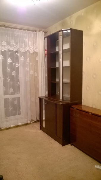 На длительный срок сдается комната с балконом 20 кв.м по адресу пр.Космонавтов 18-1 в трех комнатной квартире общей площадью 57 кв.м. 5 этаж из 5.В комнате сделан отличный ремонт, комната разделена на две секции (спальня, гостинная) так-же в комнату установлена железная дверь.В комнате есть все для комфортного проживания (Интернет, телевидение, WI-FI) Очень удобное расположение дома. Из окна виден парк победы, так же через дорогу расположен ТРК Радуга, СКК. До Метро Парк победы 8 минут пешком, до железнодорожной станции Проспект славы 15 минут. <br>Комната отлично подойдет для семейной пары с ребенком. <br>13.000 + КУ. (БЕЗ ЗАЛОГА!) 8921-765-38-76 8960-235-52-68 Антон - фото Фото: На длительный срок сдается комната с балконом 20 кв.м по адресу пр.Космонавтов 18-1 в трех комнатной квартире общей площадью 57 кв.м. 5 этаж из 5.В комнате сделан отличный ремонт, комната разделена на две секции (спальня, гостинная) так-же в комнату установлена железная дверь.В комнате есть все для комфортного проживания (Интернет, телевидение, WI-FI) Очень удобное расположение дома. Из окна виден парк победы, так же через дорогу расположен ТРК Радуга, СКК. До Метро Парк победы 8 минут пешком, до железнодорожной станции Проспект славы 15 минут. <br>Комната отлично подойдет для семейной пары с ребенком. <br>13.000 + КУ. (БЕЗ ЗАЛОГА!) 8921-765-38-76 8960-235-52-68 Антон