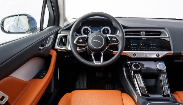 Jaguar привез в Россию электрический кроссовер I-Pace. Компания Jaguar объявила о старте российских продаж электрического кроссовера I-Pace, который появится в дилерских центрах марки в четверг,