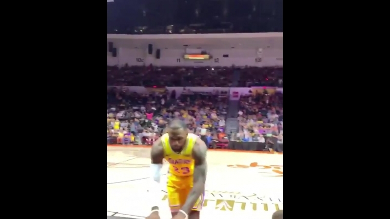 Bball_BoX2uKMFeoi.mp4