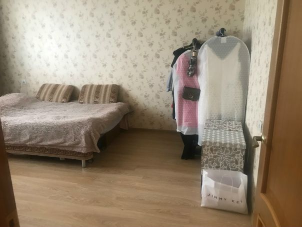 Сдается изолированная комната в трехкомнатной квартире. 16500р все включено. + Депозит С 16 февраля. <br>Новостройка, хороший ремонт.Консьерж и видеонаблюдение в подъезде. В соседях 2 девушки. <br>Ищем на долгий срок. Исключительно для девушки без животных и детей. В квартире есть мебель. Все для проживания. <br>До м.Аннино 10 мин. на маршрутке, м.Бульвар Дмитрия Донского 5 мин. на маршрутке. вопросы в вацап 8-983-312-60-60<br><br> - фото Фото: Сдается изолированная комната в трехкомнатной квартире. 16500р все включено. + Депозит С 16 февраля. <br>Новостройка, хороший ремонт.Консьерж и видеонаблюдение в подъезде. В соседях 2 девушки. <br>Ищем на долгий срок. Исключительно для девушки без животных и детей. В квартире есть мебель. Все для проживания. <br>До м.Аннино 10 мин. на маршрутке, м.Бульвар Дмитрия Донского 5 мин. на маршрутке. вопросы в вацап 8-983-312-60-60<br><br>
