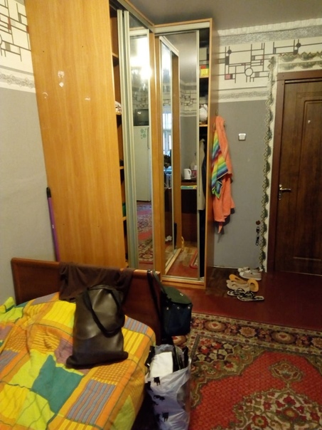 Комната в 5комнатной коммунальной квартире на ул Садовая д 49 кв 29, в 3 минутах от м. Спасская, Садовая, Сенная. На против Юсуповского парка. Коммуналка чистая, комната в хорошем состоянии с натяжным потолком ,все есть( ст. машинка, холодильник и. т. д) <br>14т.р - если снимает один человек, 15 т. р - если 2 человека. КУ, свет- включено в стоимость. <br>Телефон 89913888837. Агентов прошу не беспокоить!!! - фото Фото: Комната в 5комнатной коммунальной квартире на ул Садовая д 49 кв 29, в 3 минутах от м. Спасская, Садовая, Сенная. На против Юсуповского парка. Коммуналка чистая, комната в хорошем состоянии с натяжным потолком ,все есть( ст. машинка, холодильник и. т. д) <br>14т.р - если снимает один человек, 15 т. р - если 2 человека. КУ, свет- включено в стоимость. <br>Телефон 89913888837. Агентов прошу не беспокоить!!!