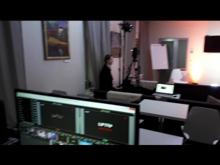 Backstage Lift up live