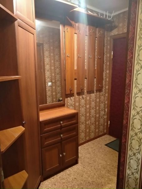 Фото: От собственника.1-я квартира.Метро Бульвар Рокоссовского 1 минута ходьбы,МЦК 5 минут. Сдается квартира со всей необходимой мебелью, техникой, теплая, даже очень, балкон застеклен, квартира чистая, не бабушкин вариант. Рядом школа,детский садик,много магазинов, ТЦ