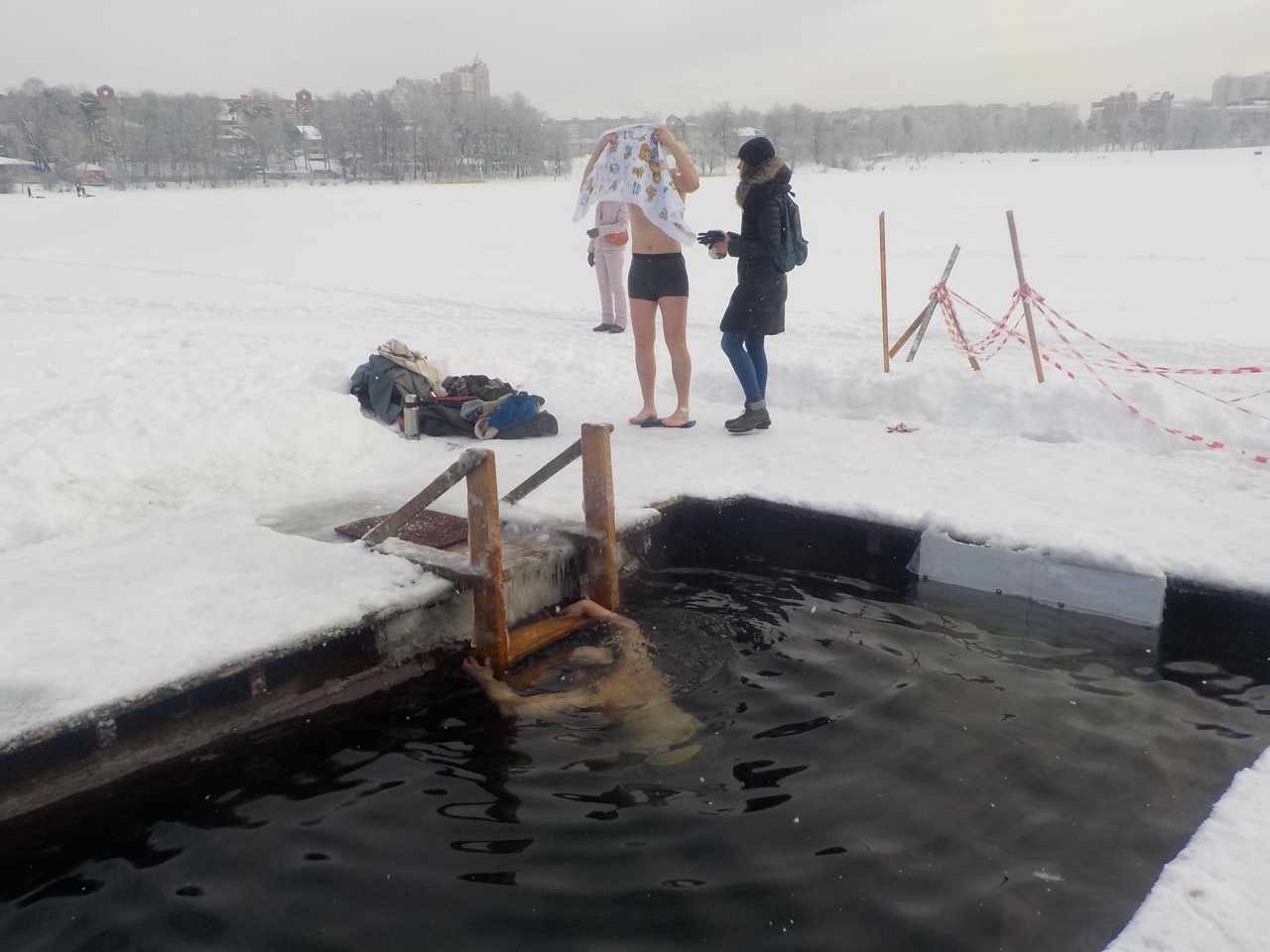 Автор купается в Крещение. 2019 год