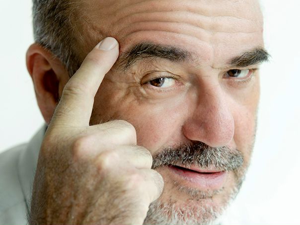 Люди постепенно глупеют, убеждены ученые