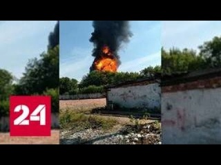 Серия взрывов произошла на горящем в Перми заводе Нефтехимик - Россия 24