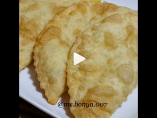 Чебуреки (ингредиенты указаны под видео)