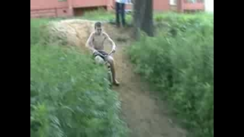 Дурные малолетки глумят