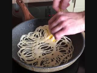 Кружевные блины в бутылке