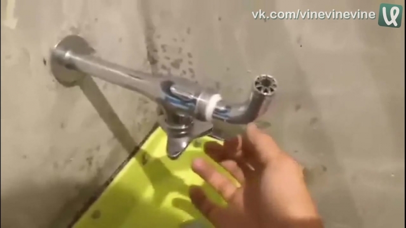 Когда вызвали пьяного сантехника