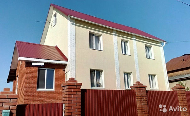Продам отличный коттедж для большой и дружной семьи в Уфимском районе в д. Грибовка по ул. Парковая. <br>Два полноценных этажа, железобетонные плиты перекрытий между этажами, материал стен - кирпич, общая площадь дома 187 кв.м, жилая площадь 130 кв.м. Дом снаружи утеплен и оштукатурен. <br>В отличном состоянии, внутри сделан хороший ремонт: стеклопакеты, натяжные потолки, межкомнатные двери, комфортные полы - доска, покрытая лаком, ламинат, в санузле - кафель, душевая кабина. <br>Планировка: <br>1-ый этаж: холл, кухня и гостиная, санузел с душевой кабиной, просторный пристрой. <br>2-ой этаж: 3 жилые комнаты и санузел. <br>Подвальное помещение можно переоборудовать под мастерскую. Коммуникации: газ центральный, вода - скважина, канализация - выгребная яма. <br>Земельный участок 15 соток, в собственности (ИЖС), огорожен забором из профнастила. Земля очень плодородная! <br>На участке есть баня бревенчатая, теплица, гараж, насаждения. <br>Дом очень теплый и уютный, строился для себя, можно заехать и жить. Очень экономичен в плане оплаты за коммунальные услуги, зимой выходит небольшая сумма по оплате. <br>Документы к продаже готовы, ипотека возможна. <br>Дом находится рядом с Кириллово, Дорогино, мкр.Шакша. <br>Звоните и пишите в ватсап: 89867017699 Виктория.<br>Торг при осмотре. - фото Фото: Продам отличный коттедж для большой и дружной семьи в Уфимском районе в д. Грибовка по ул. Парковая. <br>Два полноценных этажа, железобетонные плиты перекрытий между этажами, материал стен - кирпич, общая площадь дома 187 кв.м, жилая площадь 130 кв.м. Дом снаружи утеплен и оштукатурен. <br>В отличном состоянии, внутри сделан хороший ремонт: стеклопакеты, натяжные потолки, межкомнатные двери, комфортные полы - доска, покрытая лаком, ламинат, в санузле - кафель, душевая кабина. <br>Планировка: <br>1-ый этаж: холл, кухня и гостиная, санузел с душевой кабиной, просторный пристрой. <br>2-ой этаж: 3 жилые комнаты и санузел. <br>Подвальное помещение можно переоборудовать под мастерскую. Коммуникации: газ центральный, вода - скважина, канализация - выгребная яма. <br>Земельный участок 15 соток, в собственности (ИЖС), огорожен забором из профнастила. Земля очень плодородная! <br>На участке есть баня бревенчатая, теплица, гараж, насаждения. <br>Дом очень теплый и уютный, строился для себя, можно заехать и жить. Очень экономичен в плане оплаты за коммунальные услуги, зимой выходит небольшая сумма по оплате. <br>Документы к продаже готовы, ипотека возможна. <br>Дом находится рядом с Кириллово, Дорогино, мкр.Шакша. <br>Звоните и пишите в ватсап: 89867017699 Виктория.<br>Торг при осмотре.