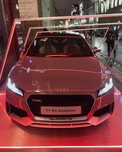 Новая AUDI TT RS 