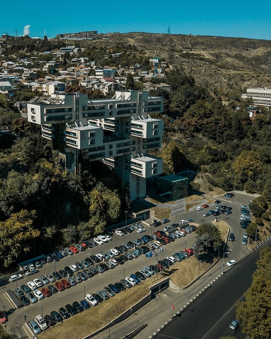 Здание министерства автомобильных дорог грузинской сср чертеж