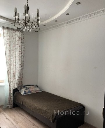 Фото: Сдаётся комната в трехкомнатной квартире площадью 12 кв.м. в транспортной доступности от метро 