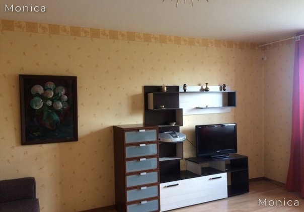 Предлагается в аренду квартира общей площадью 40 кв. м. в панельном доме с высокими потолками (3 м) в 10 минутах ходьбы от метро Кунцевская и в 15 мин от метро Славянский Бульвар, за 45 000. В квартире выполнен качественный ремонт, укомплектована современной мебелью и бытовой техникой. Застекленный балкон. Хорошая развитая инфраструктура, рядом, в 3 мин. ходьбы до автобусных остановок.<br>Также рядом ж/д платформа Кунцево.<br>Без комиссии!<br>Подробнее на - фото Фото: Предлагается в аренду квартира общей площадью 40 кв. м. в панельном доме с высокими потолками (3 м) в 10 минутах ходьбы от метро Кунцевская и в 15 мин от метро Славянский Бульвар, за 45 000. В квартире выполнен качественный ремонт, укомплектована современной мебелью и бытовой техникой. Застекленный балкон. Хорошая развитая инфраструктура, рядом, в 3 мин. ходьбы до автобусных остановок.<br>Также рядом ж/д платформа Кунцево.<br>Без комиссии!<br>Подробнее на