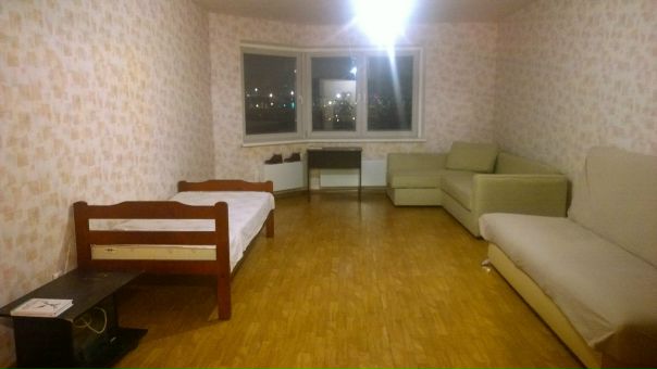 Привет! Ищу соседа к себе в комнату! Метро Беговая <br> <br>12 минут пешком до метро. Комната в трехкомнатной квартире. В соседних комнатах парень и парень с девушкой. Все дружелюбные и спокойные. 14 этаж. Есть все необходимое для комфортного проживания. Квартира площадью 88 кв.м. Цена 14 т.р. Включая коммунальные услуги и Интернет. Заселение с 24 августа. Пишите, с удовольствием покажу и расскажу о квартире. - фото Фото: Привет! Ищу соседа к себе в комнату! Метро Беговая <br> <br>12 минут пешком до метро. Комната в трехкомнатной квартире. В соседних комнатах парень и парень с девушкой. Все дружелюбные и спокойные. 14 этаж. Есть все необходимое для комфортного проживания. Квартира площадью 88 кв.м. Цена 14 т.р. Включая коммунальные услуги и Интернет. Заселение с 24 августа. Пишите, с удовольствием покажу и расскажу о квартире.