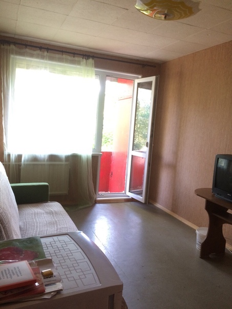 Фото: #СдамКомнату #ГражданскийПроспект<br>Сдается КОМНАТА в трёшке. 14м2 + балкон. 8000 +КУ. КОМИССИЯ - 4т.р. БЕЗ ЗАЛОГА!<br>Для одного гр. РФ. Без животных<br>На длительный срок.<br>Демьяна Бедного 32к1 этаж 6/9<br>Метро: Гражданский Проспект<br>Хорошее состояние комнаты и всей квартиры.<br>Есть необходимое: мебель, телевизор, холодильник. Не 