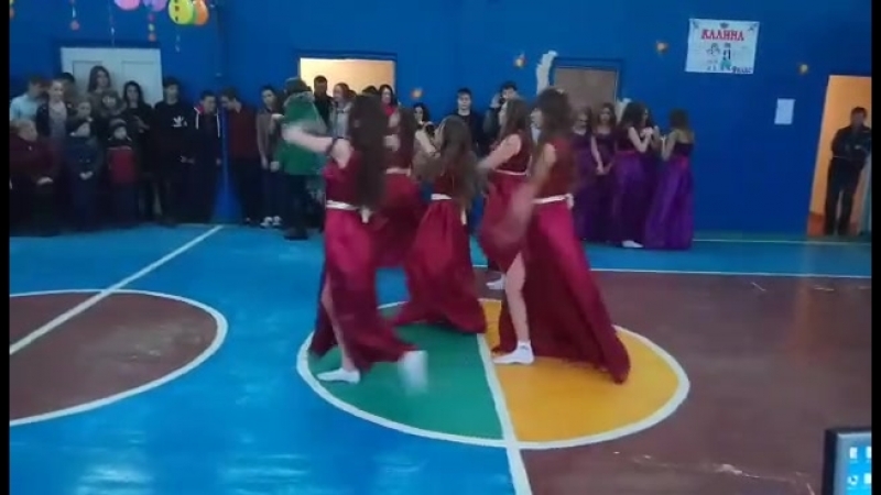 танец 8 класс Анука девушки
