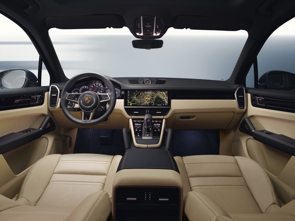 Обзор : Родственные души Audi Q7 55 TFSIДвигатель: 3.0 V6 Мощность: 333 л.с. при 5500 - 6500 об/минКрутящий момент: 440 Нм при 2900 - 5300 об/минТрансмиссия: Автомат 8 ступ. Макс. скорость: 250
