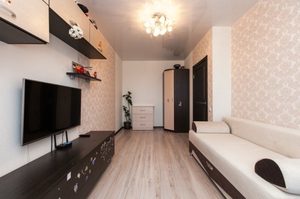 Иркутск, Касьянова, 4 <br>Сдается квартира с новым, светлым <br>ремонтом и теплом доме. Мебель и <br>техника для проживания есть вся <br>необходимая. Рассмотрю людей <br>ответственных, на длительный срок, <br>платежеспособных и бережливых. <br>Коммунальные не включены в стоимость. <br>Стоимость 9000. Звоните 89087755046. - фото Фото: Иркутск, Касьянова, 4 <br>Сдается квартира с новым, светлым <br>ремонтом и теплом доме. Мебель и <br>техника для проживания есть вся <br>необходимая. Рассмотрю людей <br>ответственных, на длительный срок, <br>платежеспособных и бережливых. <br>Коммунальные не включены в стоимость. <br>Стоимость 9000. Звоните 89087755046.