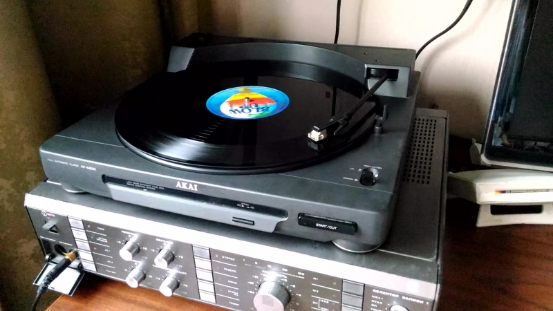Проигрыватель AKAI AP-M630