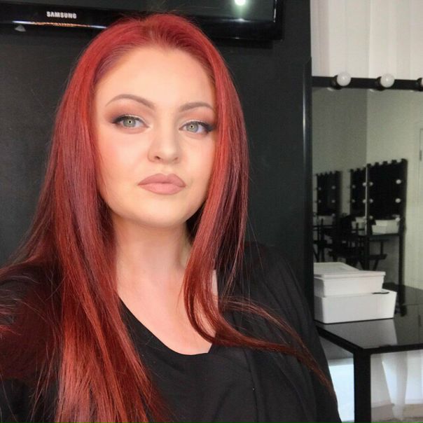 Привет) ищу не просто компаньонку , а подругу 23-30л ) для совместного поиска аренды 2х комн.кв , бюджетом до 45т на двоих со всеми платежами, не бабушкин вариант , с хорошим ремонтом для комфортного проживания .не долеко от кольцевой ветки ) Уважающую личное пространство , добросовестную , платёжеспособную ) <br>О себе :24г недавно переехала в мск , работаю в сфере красоты , работаю часто , но иногда хочу дома в своей комнате фрилансить , ибо я люблю свою работу и хочу подзаработать на отпуск , вам это мешать не будет )) не конфликтная , чистоплотная , люблю тишину и уют , хочется найти не просто соседку а хорошего человека с которым можно сходить на какое-либо мероприятие или устроить вечерний киносеанс , не курю , вино в меру и редко ,заезд с 19окт ) пиши в личные сообщения<br> Сауткина - фото Фото: Привет) ищу не просто компаньонку , а подругу 23-30л ) для совместного поиска аренды 2х комн.кв , бюджетом до 45т на двоих со всеми платежами, не бабушкин вариант , с хорошим ремонтом для комфортного проживания .не долеко от кольцевой ветки ) Уважающую личное пространство , добросовестную , платёжеспособную ) <br>О себе :24г недавно переехала в мск , работаю в сфере красоты , работаю часто , но иногда хочу дома в своей комнате фрилансить , ибо я люблю свою работу и хочу подзаработать на отпуск , вам это мешать не будет )) не конфликтная , чистоплотная , люблю тишину и уют , хочется найти не просто соседку а хорошего человека с которым можно сходить на какое-либо мероприятие или устроить вечерний киносеанс , не курю , вино в меру и редко ,заезд с 19окт ) пиши в личные сообщения<br> Сауткина
