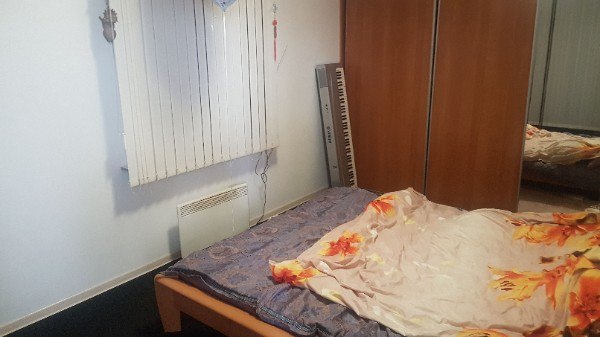Здравствуйте. Ищу соседа на подселение во вторую комнату в двухкомнатной квартире. В район Хамовники. В пешей доступности от метро Фрунзенская за 25000 руб. Без комиссии и предоплаты. Бытовая техника: холодильник,газовая плита, микроволновка, стиральная машинка. <br>О себе: парень 30 лет без вредных привычек, чистоплотный, спокойный тихий. <br>Посредников и риелторов не беспокоить.<br>WhatsApp +79268362731<br> Жегалик - фото Фото: Здравствуйте. Ищу соседа на подселение во вторую комнату в двухкомнатной квартире. В район Хамовники. В пешей доступности от метро Фрунзенская за 25000 руб. Без комиссии и предоплаты. Бытовая техника: холодильник,газовая плита, микроволновка, стиральная машинка. <br>О себе: парень 30 лет без вредных привычек, чистоплотный, спокойный тихий. <br>Посредников и риелторов не беспокоить.<br>WhatsApp +79268362731<br> Жегалик