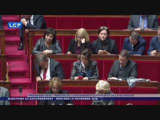 Augmentation des droits d’inscription pour les étudiants étrangers Frederique Vidal annonce un triplement des bourses d’accueil