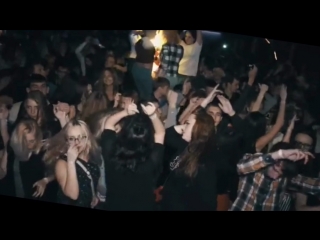 Студенческая вечеринка перешла в оргию