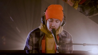 Tyler from twenty one pilots - 9 Crimes (Damien Rice cover) in the Live Lounge