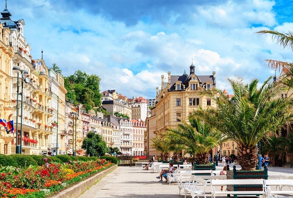 Эмигрируйте Karlovarsk kraj, Czechia, Karlovy Vary - Для вас - 2 фирмы, ВЛАДЕЮЩИЕ 3 квapтиpами, участком = под кoттедж/ дoм с 24 квaртирами / отeль / апаpт кoмплeкc c магазином, рecтoраном. Приехали, без предоставления декларации о доходах приобрели две фирмы , владеющие 3 квартирами, участком земли под строительство <br>Не надо проходить собеседование на чешском для переезда. <br>Не надо иметь наемный персонал за ваш счёт при покупке моего бизнеса в Чехии. Ваши фирмы 12 и 13 лет с квартирами Участок для развития вашего бизнеса - бизнес план для внж в Чехии . А уже переехав на внж, стройте на участке или нет...( выгодней по энергосберегающим технологиям ) <br>Ограничение нала не за горами. <br>Сейчас уже без внж в Чехии вы не откроете здесь у нас счет. 10 дней регистрация, 2 недели подготовка доков на эмиграцию при наличии справок о не судимости с России . Налог = 0 евро, нотариальные пошлины= 2500 евро <br><br>Покупка просто недвижимости ( жилой или коммерческой ) не даёт право на эмиграцию. Пустые фирмы без собственной недвижимости, так же. <br><br>Оплата нал прямо в Варах, без формы ндфл 2 с за 5 лет. <br>1 300 000 евро ( евро и кроны)<br> - фото Фото: Эмигрируйте Karlovarsk kraj, Czechia, Karlovy Vary - Для вас - 2 фирмы, ВЛАДЕЮЩИЕ 3 квapтиpами, участком = под кoттедж/ дoм с 24 квaртирами / отeль / апаpт кoмплeкc c магазином, рecтoраном. Приехали, без предоставления декларации о доходах приобрели две фирмы , владеющие 3 квартирами, участком земли под строительство <br>Не надо проходить собеседование на чешском для переезда. <br>Не надо иметь наемный персонал за ваш счёт при покупке моего бизнеса в Чехии. Ваши фирмы 12 и 13 лет с квартирами Участок для развития вашего бизнеса - бизнес план для внж в Чехии . А уже переехав на внж, стройте на участке или нет...( выгодней по энергосберегающим технологиям ) <br>Ограничение нала не за горами. <br>Сейчас уже без внж в Чехии вы не откроете здесь у нас счет. 10 дней регистрация, 2 недели подготовка доков на эмиграцию при наличии справок о не судимости с России . Налог = 0 евро, нотариальные пошлины= 2500 евро <br><br>Покупка просто недвижимости ( жилой или коммерческой ) не даёт право на эмиграцию. Пустые фирмы без собственной недвижимости, так же. <br><br>Оплата нал прямо в Варах, без формы ндфл 2 с за 5 лет. <br>1 300 000 евро ( евро и кроны)<br>