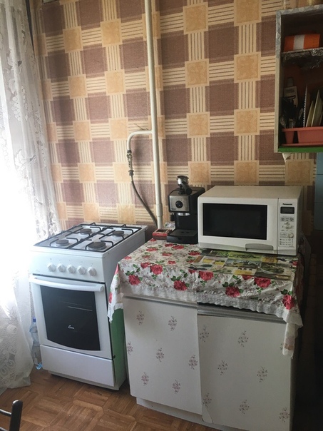 Фото: м.Печатники<br>Сдается однокомнатная квартира на длительный срок. Отличное расположение -до метро пешком 7-10 минут, до станции Люблино пешком 4 минуты. В квартире есть все необходимое: стиральная машина, холодильник , спальных мест два. Оплата квартиры 25000 + 25000 депозит за последний месяц проживания (можно разбить)+ку по счетчикам свети вода,выходит примерно 800 рублей. Рядом набережная, кинотеатр, магазины, все необходимое. Заезд 25 июня! Только славяне. Без комиссии и без посредников пожалуйста, проверяйте конфиденциальность страницы- чтобы можно было вам ответить.