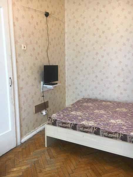 Сдаю изолированную комнату, м. Вднх, 4 мин. от метро, комната в коммунальной квартире, тихо, спокойно, чисто. <br>15000 и депозит. Соседей почти не видно, очереди в ванную нет, дежурим по графику. Без посредников, агентов прошу не беспокоить. Только девушке!<br>89260146050 звонить или ватсап.<br> Хамудис - фото Фото: Сдаю изолированную комнату, м. Вднх, 4 мин. от метро, комната в коммунальной квартире, тихо, спокойно, чисто. <br>15000 и депозит. Соседей почти не видно, очереди в ванную нет, дежурим по графику. Без посредников, агентов прошу не беспокоить. Только девушке!<br>89260146050 звонить или ватсап.<br> Хамудис