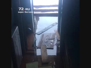 Жители дома на Лесобазе встречали Новый год в затопленной квартире