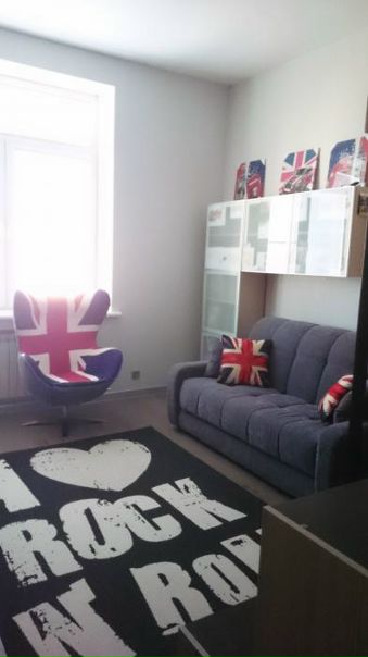 Новые Черёмушки, Профсоюзная, 43 к2<br> Аренда 16.000 рублей<br>8-929-112-72-94<br>Комната в 2-к квартире, вторая комната пока закрыта, будет сдаваться позже. Метро в шаговой доступности, рядом вся инфраструктура.<br> Отличный ремонт. Диван раскладной, также спальное место наверху. Встроенный глубокий шкаф, стол, ТВ. Кухня полностью оборудованная, санузел раздельный, в шикарном состоянии.<br> Подойдёт для проживания 1-3 человек, можно с животными - фото Фото: Новые Черёмушки, Профсоюзная, 43 к2<br> Аренда 16.000 рублей<br>8-929-112-72-94<br>Комната в 2-к квартире, вторая комната пока закрыта, будет сдаваться позже. Метро в шаговой доступности, рядом вся инфраструктура.<br> Отличный ремонт. Диван раскладной, также спальное место наверху. Встроенный глубокий шкаф, стол, ТВ. Кухня полностью оборудованная, санузел раздельный, в шикарном состоянии.<br> Подойдёт для проживания 1-3 человек, можно с животными