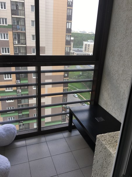 Сдам однокомнатную квартиру , собственник ! Жк Новое тушино ( 500 м от МКАД ) , огороженная охраняемая территория . Евроремонт . Квартира 40,1 метра . Есть лоджия с панорамным остеклением ( 4,3 метра )<br>Кухня - 9,5 м , комната 18,7 м , высота потолков 2,66 , 13 этаж <br>Доехать до микрорайона можно от станций метро «Планерная», «Пятницкое шоссе», «Сходненская», «Митино», «Тушинская». Адрес : Новотушинская улица д 4 . <br>На территории комплекса есть : 2 детских сада , школа , спортивные и детские площадки и зоны отдыха , магазины ( Пятёрочка , хозяйственные , продукты ) , аптеки , кафе , строительный магазин и многое другое. Недалеко находится гипермаркет Окей, ТЦ Вейпарк, БЦ Гринвуд <br>Стоимость 33.000 р плюс залог ( можно разбить на 2 месяца ) Сдаём на длительный срок. <br>Звоните по телефону 8966-176-70-38 Максим ( собственник) - фото Фото: Сдам однокомнатную квартиру , собственник ! Жк Новое тушино ( 500 м от МКАД ) , огороженная охраняемая территория . Евроремонт . Квартира 40,1 метра . Есть лоджия с панорамным остеклением ( 4,3 метра )<br>Кухня - 9,5 м , комната 18,7 м , высота потолков 2,66 , 13 этаж <br>Доехать до микрорайона можно от станций метро «Планерная», «Пятницкое шоссе», «Сходненская», «Митино», «Тушинская». Адрес : Новотушинская улица д 4 . <br>На территории комплекса есть : 2 детских сада , школа , спортивные и детские площадки и зоны отдыха , магазины ( Пятёрочка , хозяйственные , продукты ) , аптеки , кафе , строительный магазин и многое другое. Недалеко находится гипермаркет Окей, ТЦ Вейпарк, БЦ Гринвуд <br>Стоимость 33.000 р плюс залог ( можно разбить на 2 месяца ) Сдаём на длительный срок. <br>Звоните по телефону 8966-176-70-38 Максим ( собственник)