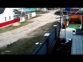 Нападение психически больного человека с ножом.